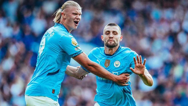 她在硬地比 她在硬地比